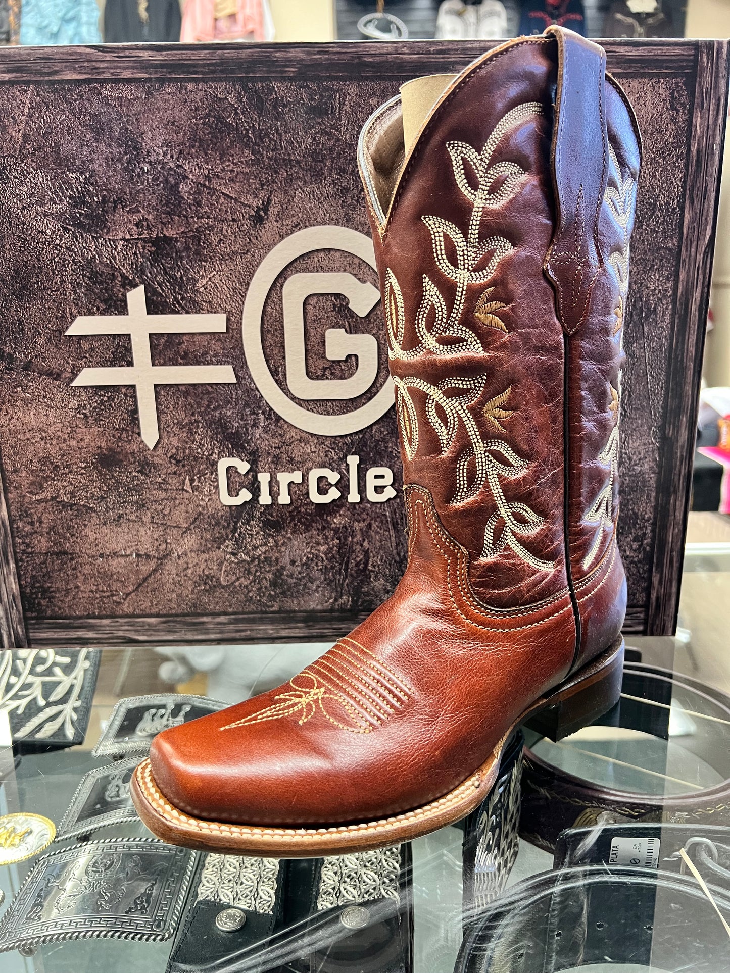 Circle G Cognac Embroidery L200 Women