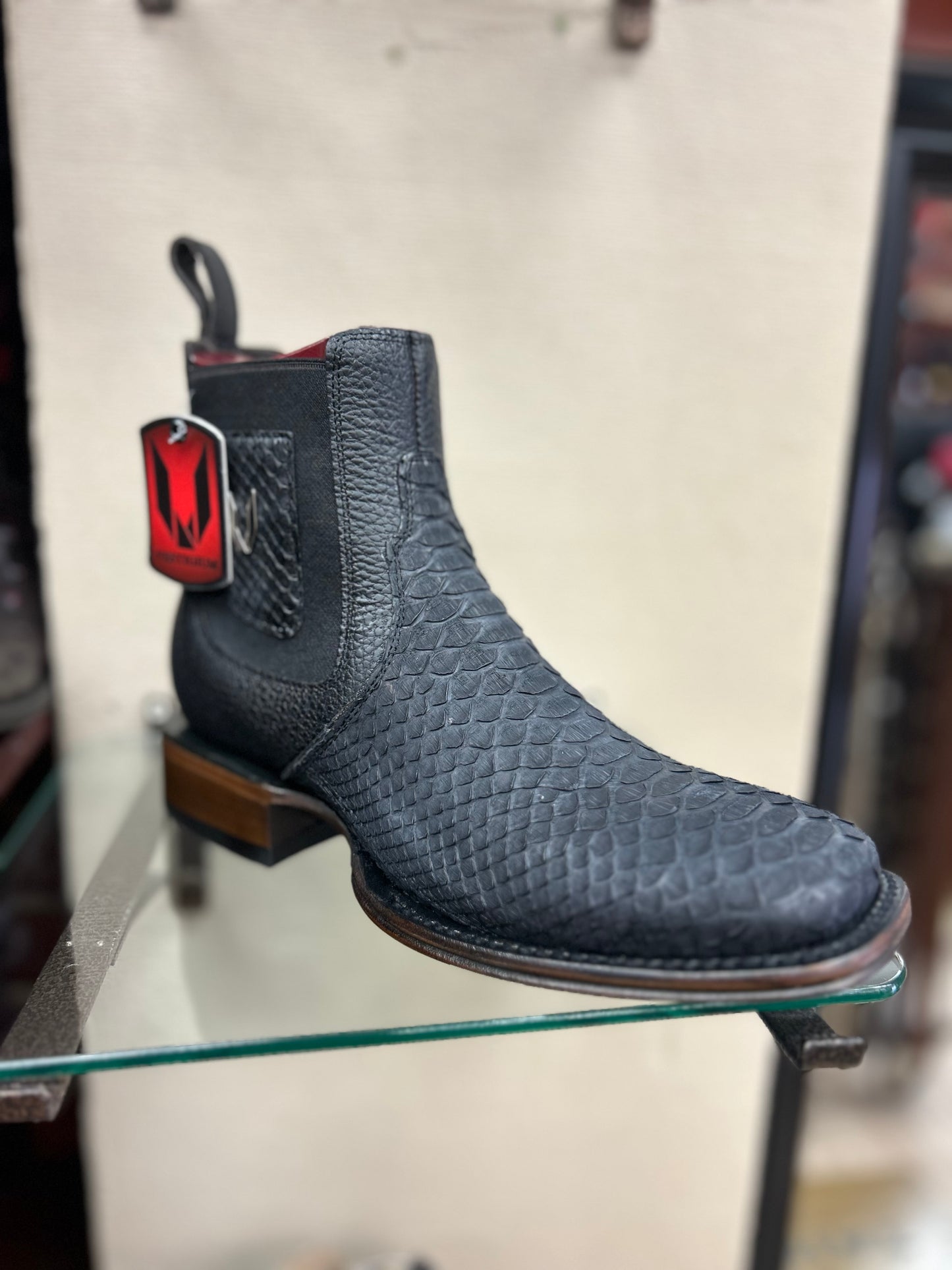 Botin Vestigum Python Nobuck Black Square